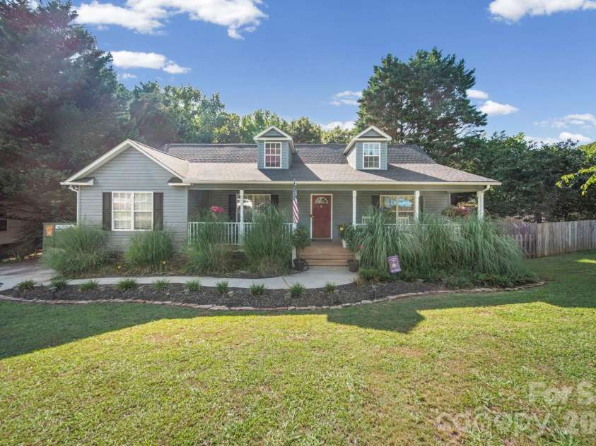 563 Menzies Drive, Rock Hill, SC 29730.  MLS# CAR4403217, YatesRealty ID 36823. 