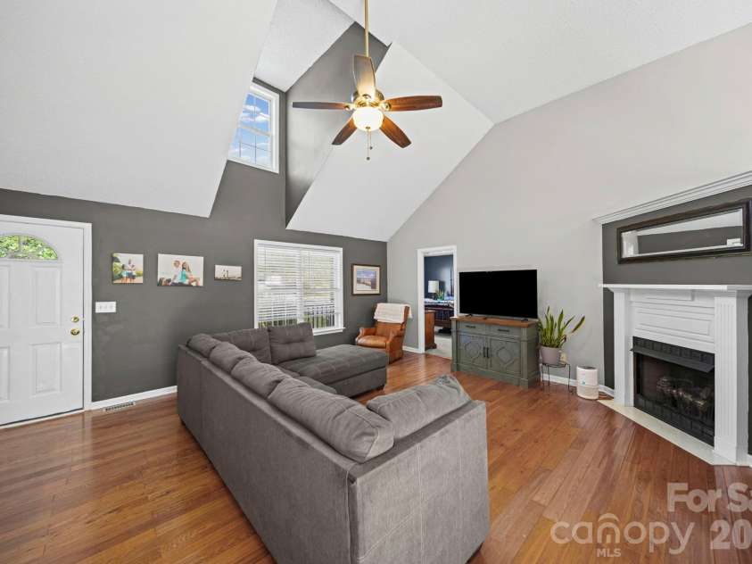563 Menzies Drive, Rock Hill, SC 29730.  MLS# CAR4403217, YatesRealty ID 36823. 