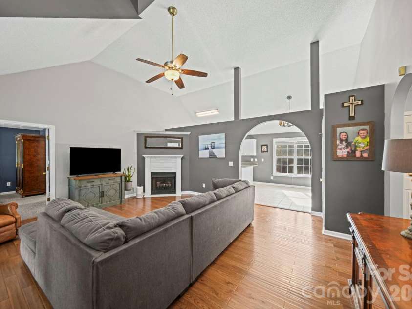 563 Menzies Drive, Rock Hill, SC 29730.  MLS# CAR4403217, YatesRealty ID 36823. 
