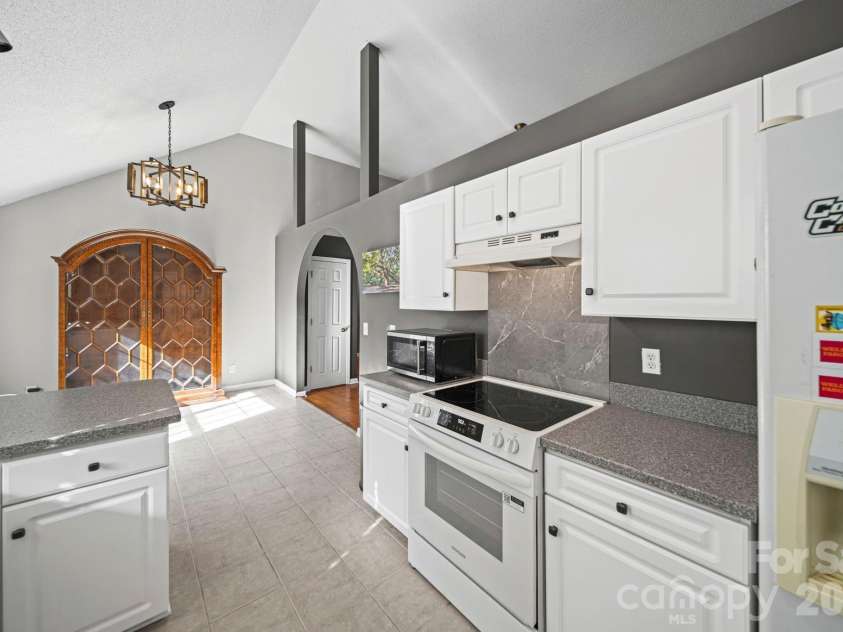 563 Menzies Drive, Rock Hill, SC 29730.  MLS# CAR4403217, YatesRealty ID 36823. 