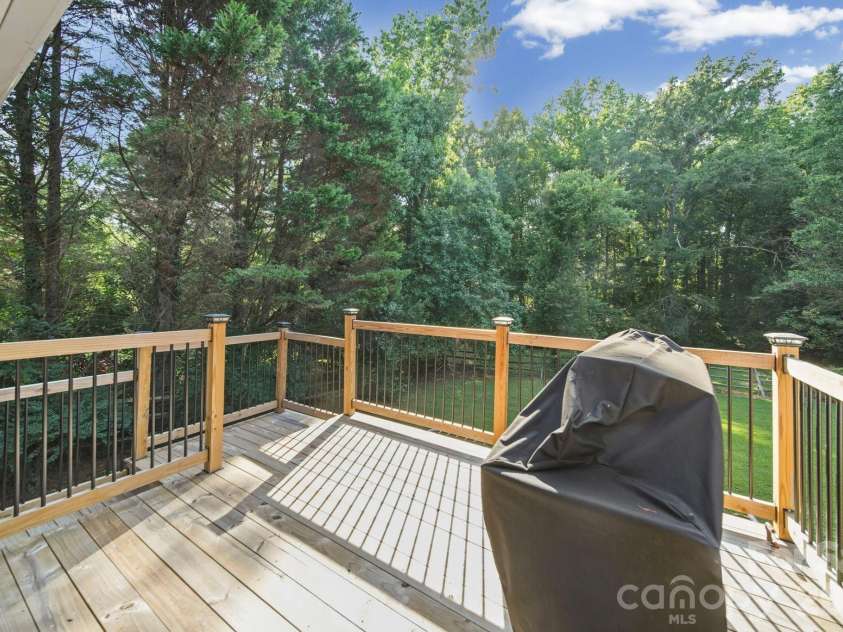 563 Menzies Drive, Rock Hill, SC 29730.  MLS# CAR4403217, YatesRealty ID 36823. 
