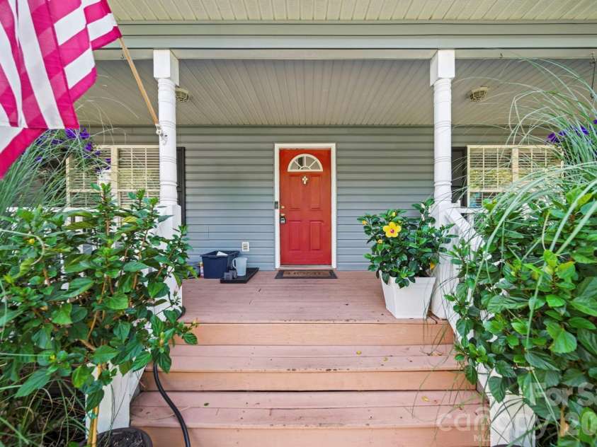 563 Menzies Drive, Rock Hill, SC 29730.  MLS# CAR4403217, YatesRealty ID 36823. 