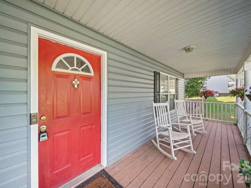 563 Menzies Drive, Rock Hill, SC 29730.  MLS# CAR4403217, YatesRealty ID 36823. 