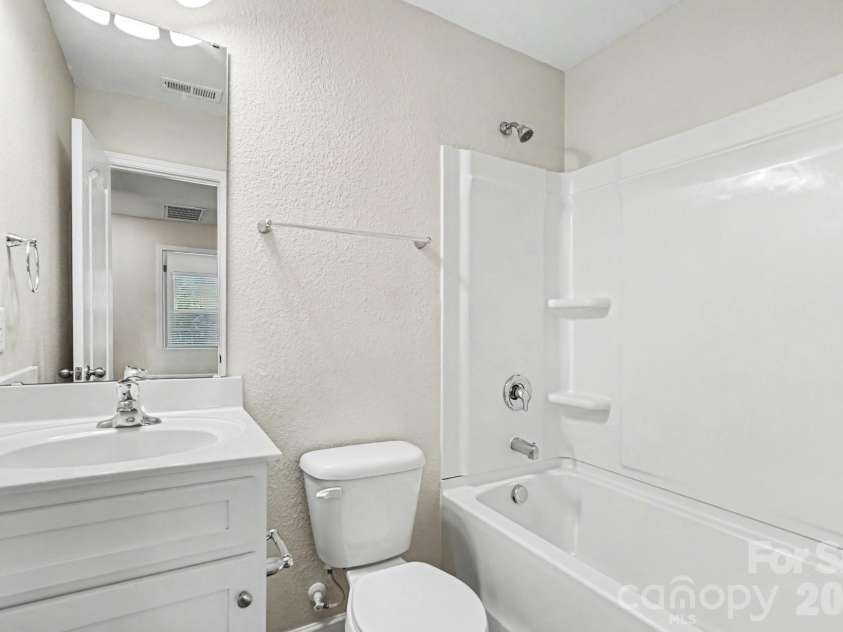 2240 Latimer Lane, Charlotte, NC 28214.  MLS# CAR4400706, YatesRealty ID 36825. 
