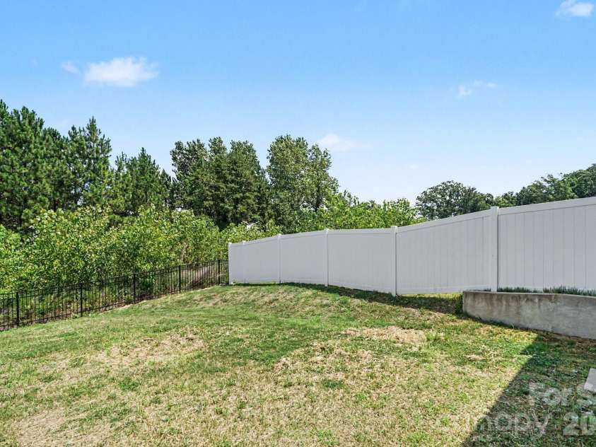 2240 Latimer Lane, Charlotte, NC 28214.  MLS# CAR4400706, YatesRealty ID 36825. 
