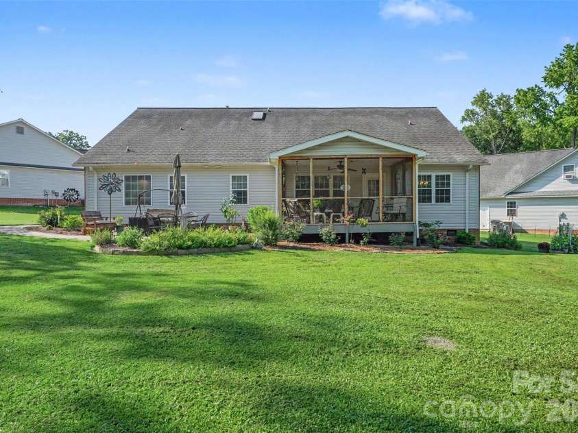 563 Marigold Drive, Kannapolis, NC 28083.  MLS# CAR4401895, YatesRealty ID 36828. Back of Home