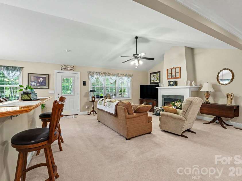 563 Marigold Drive, Kannapolis, NC 28083.  MLS# CAR4401895, YatesRealty ID 36828. Living Room