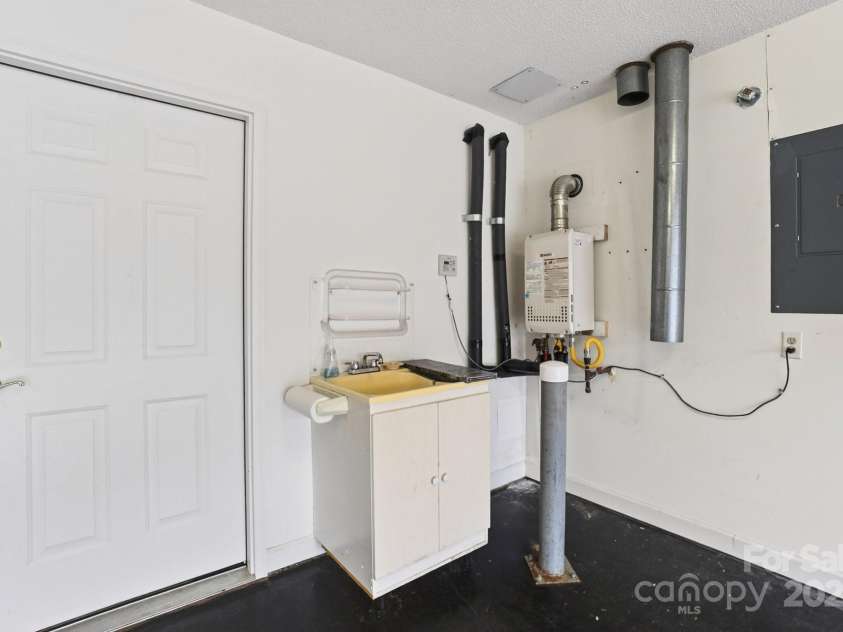 107 Bevington Way, Mooresville, NC 28117.  MLS# CAR4328029, YatesRealty ID 3683. 