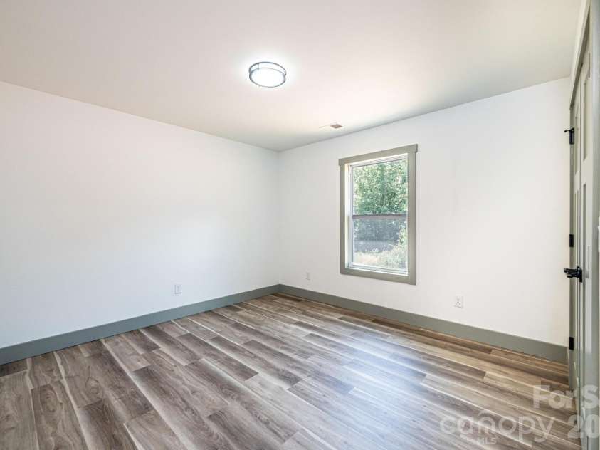 2047 Bailey Drive, Hickory, NC 28601.  MLS# CAR4398528, YatesRealty ID 36830. 2nd Bedroom