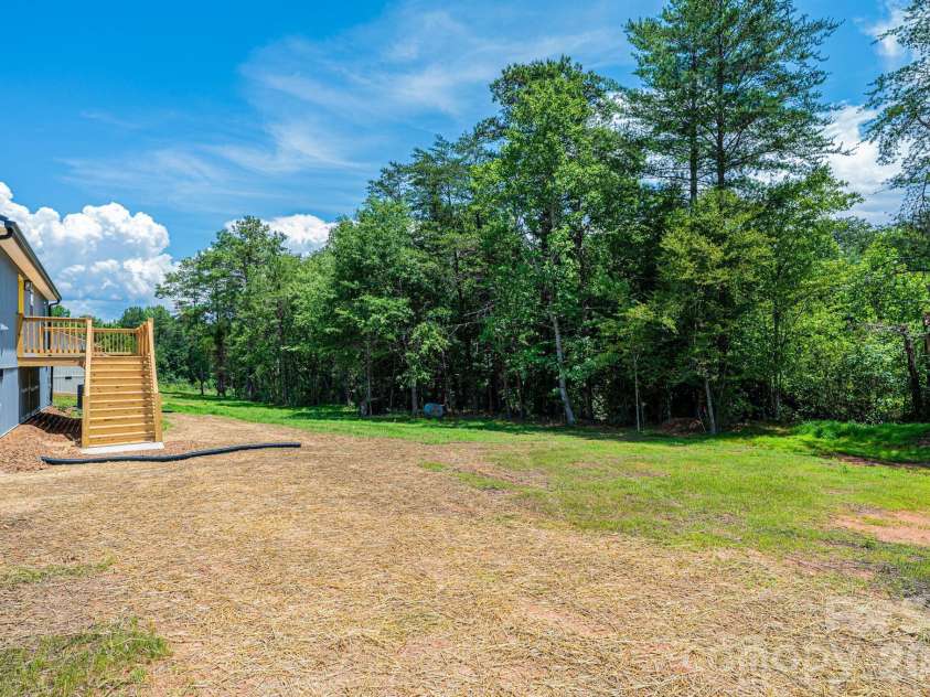 2047 Bailey Drive, Hickory, NC 28601.  MLS# CAR4398528, YatesRealty ID 36830. 