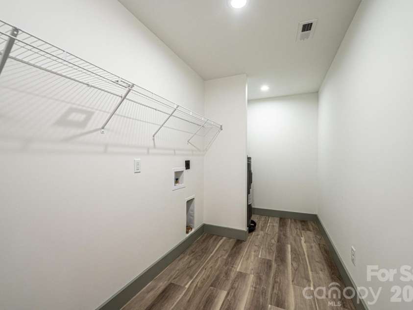 2047 Bailey Drive, Hickory, NC 28601.  MLS# CAR4398528, YatesRealty ID 36830. Laundry Room
