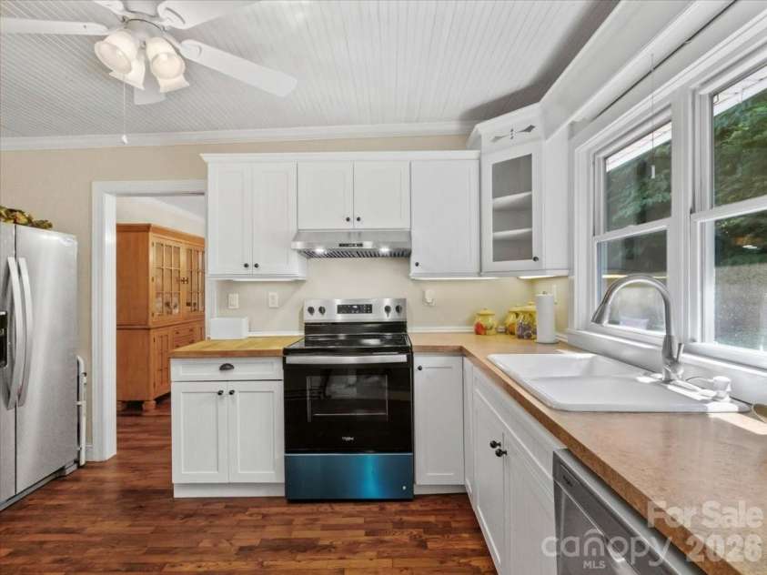 9130 Double Island Road, Green Mountain, NC 28740.  MLS# CAR4400498, YatesRealty ID 36831. 