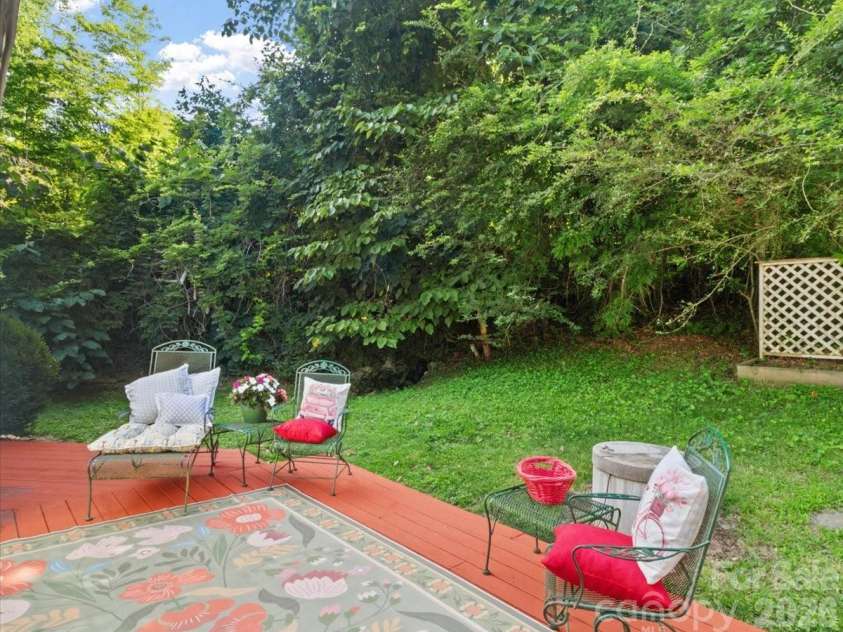 9130 Double Island Road, Green Mountain, NC 28740.  MLS# CAR4400498, YatesRealty ID 36831. 