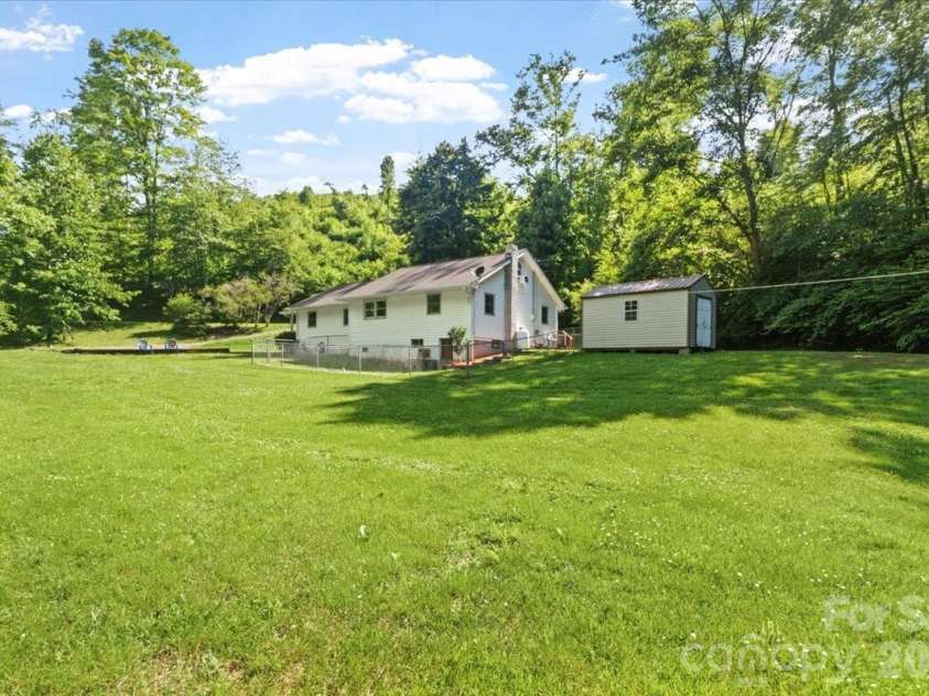 9130 Double Island Road, Green Mountain, NC 28740.  MLS# CAR4400498, YatesRealty ID 36831. 