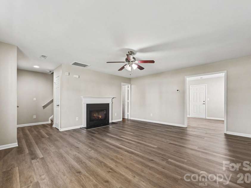 8621 Berrybrook Lane, Charlotte, NC 28269.  MLS# CAR4392786, YatesRealty ID 36832. 