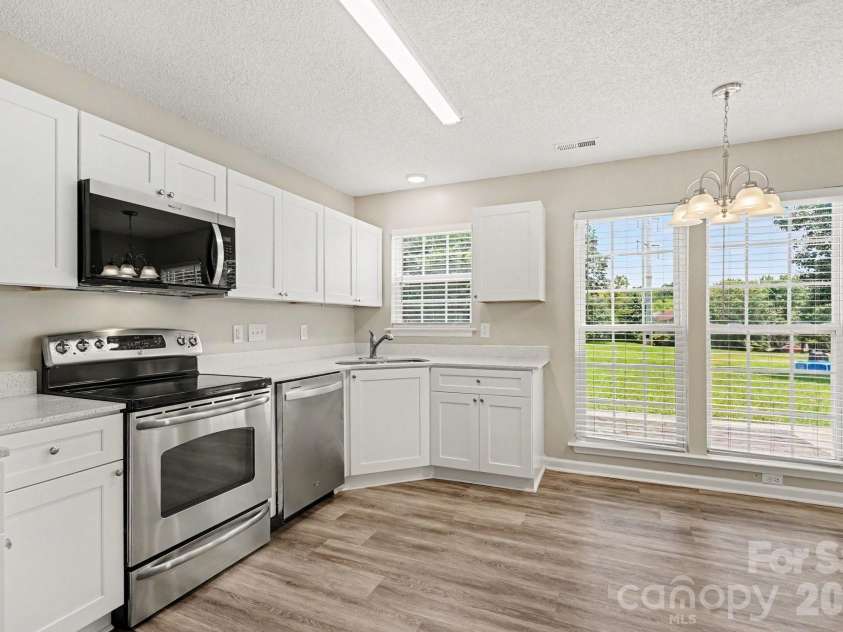 9806 Coriander Court, Charlotte, NC 28215.  MLS# CAR4397437, YatesRealty ID 36833. 