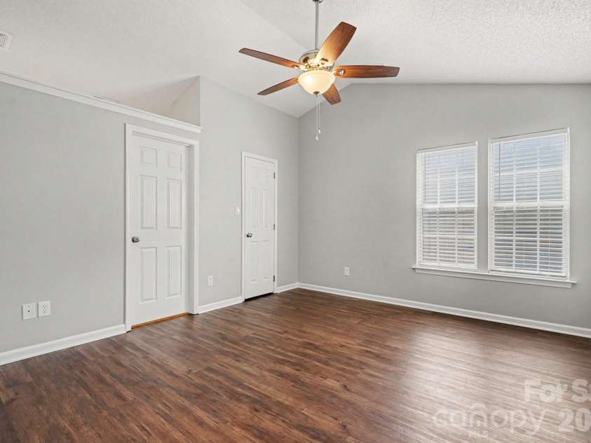 9806 Coriander Court, Charlotte, NC 28215.  MLS# CAR4397437, YatesRealty ID 36833. 