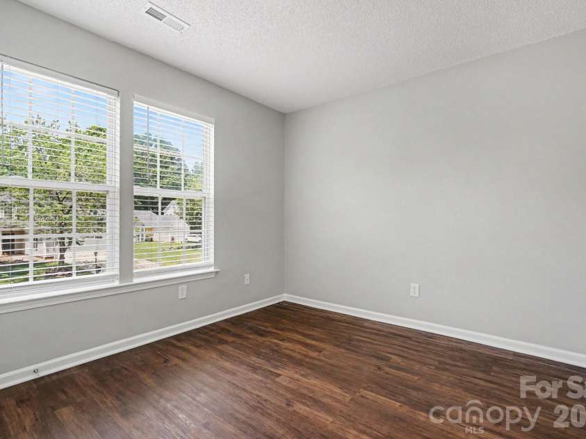 9806 Coriander Court, Charlotte, NC 28215.  MLS# CAR4397437, YatesRealty ID 36833. 