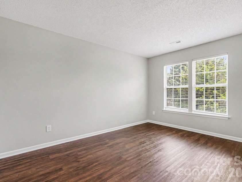 9806 Coriander Court, Charlotte, NC 28215.  MLS# CAR4397437, YatesRealty ID 36833. 