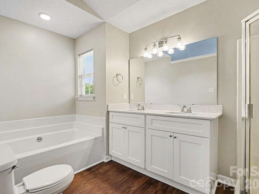 9806 Coriander Court, Charlotte, NC 28215.  MLS# CAR4397437, YatesRealty ID 36833. 