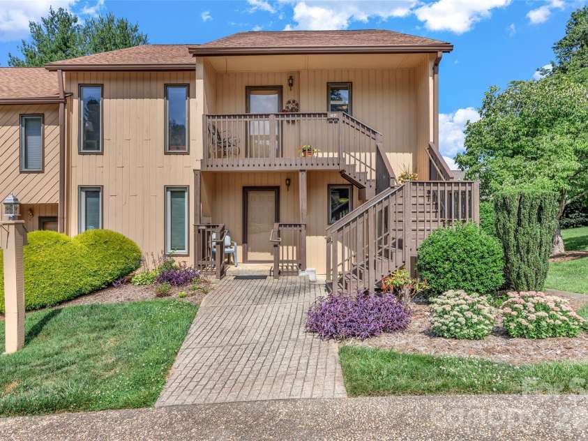 117 Pebble Creek Drive, Asheville, NC 28803.  MLS# CAR4400898, YatesRealty ID 36834. 