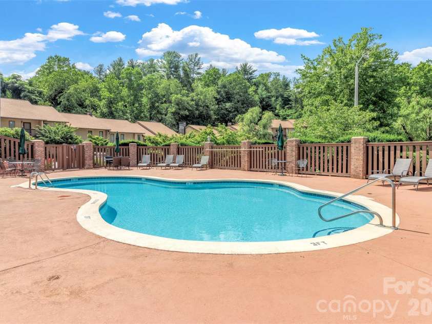 117 Pebble Creek Drive, Asheville, NC 28803.  MLS# CAR4400898, YatesRealty ID 36834. 