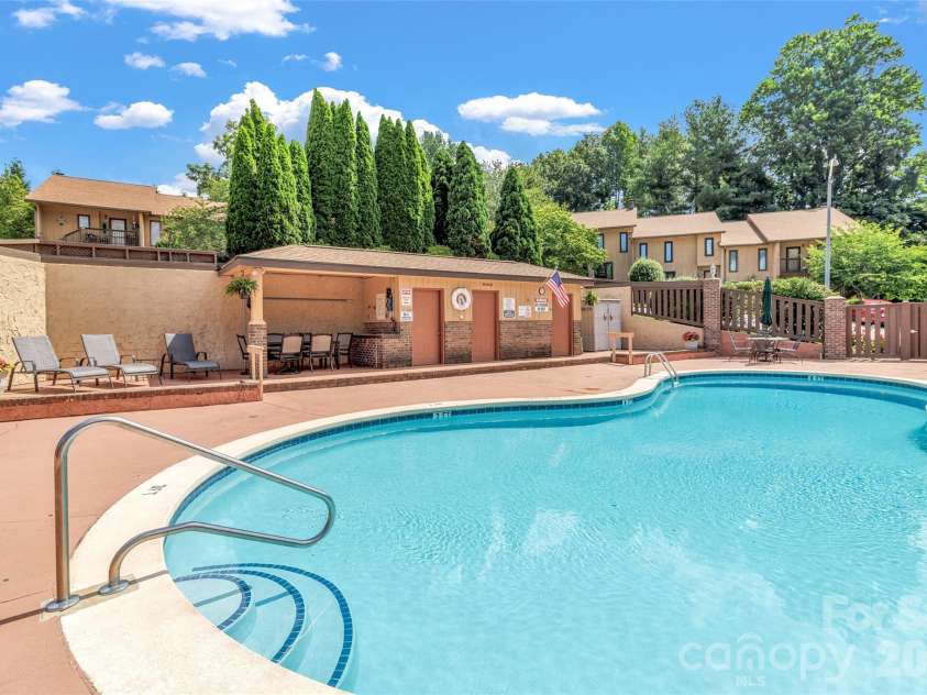117 Pebble Creek Drive, Asheville, NC 28803.  MLS# CAR4400898, YatesRealty ID 36834. 