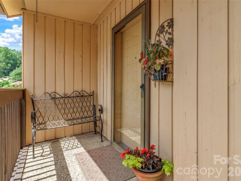 117 Pebble Creek Drive, Asheville, NC 28803.  MLS# CAR4400898, YatesRealty ID 36834. 
