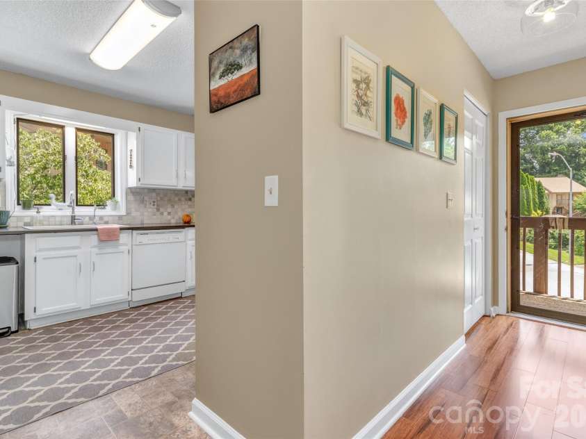 117 Pebble Creek Drive, Asheville, NC 28803.  MLS# CAR4400898, YatesRealty ID 36834. 