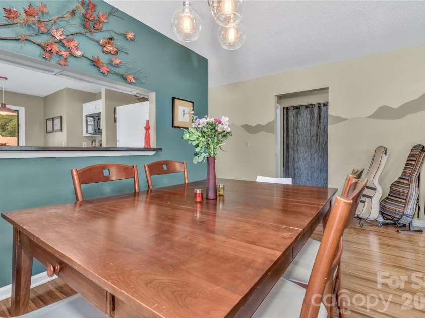 117 Pebble Creek Drive, Asheville, NC 28803.  MLS# CAR4400898, YatesRealty ID 36834. 