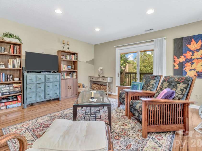 117 Pebble Creek Drive, Asheville, NC 28803.  MLS# CAR4400898, YatesRealty ID 36834. 