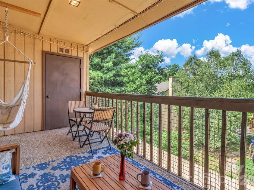 117 Pebble Creek Drive, Asheville, NC 28803.  MLS# CAR4400898, YatesRealty ID 36834. 