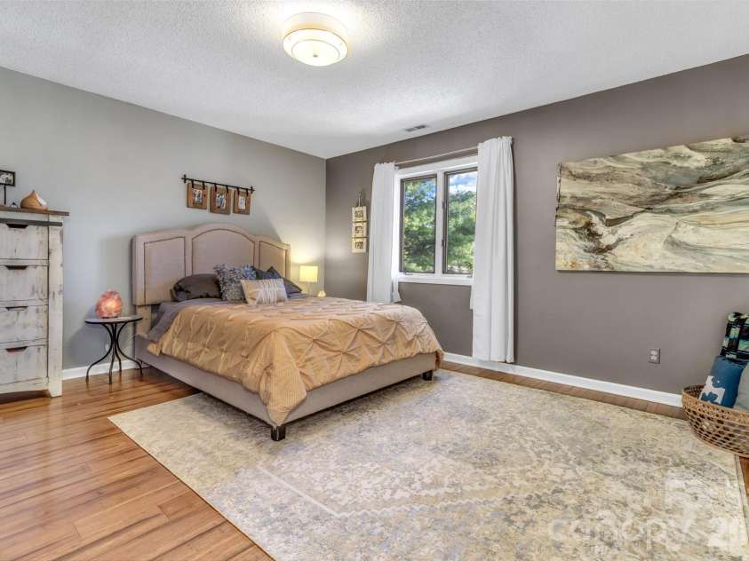 117 Pebble Creek Drive, Asheville, NC 28803.  MLS# CAR4400898, YatesRealty ID 36834. 
