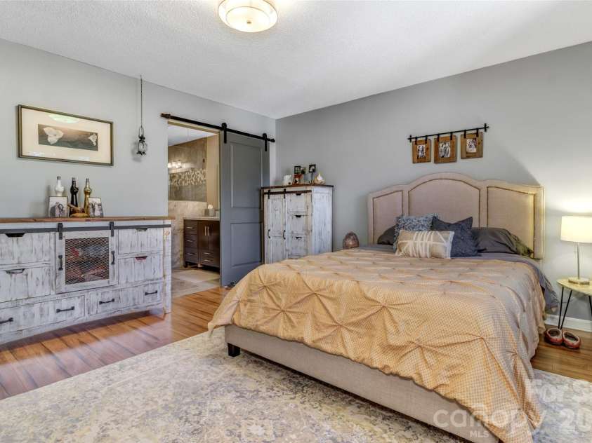 117 Pebble Creek Drive, Asheville, NC 28803.  MLS# CAR4400898, YatesRealty ID 36834. 