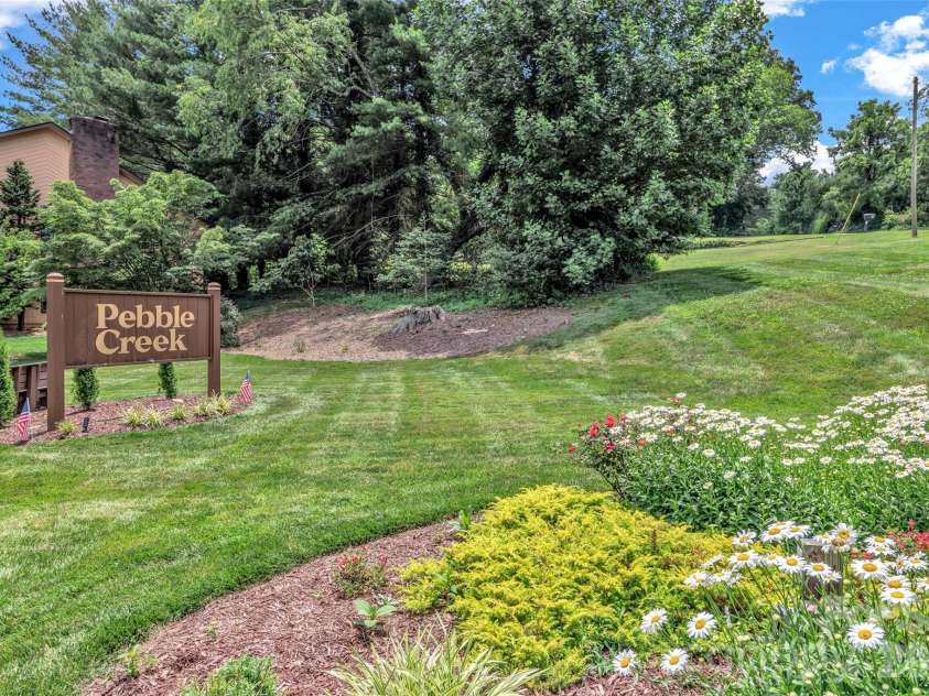 117 Pebble Creek Drive, Asheville, NC 28803.  MLS# CAR4400898, YatesRealty ID 36834. 