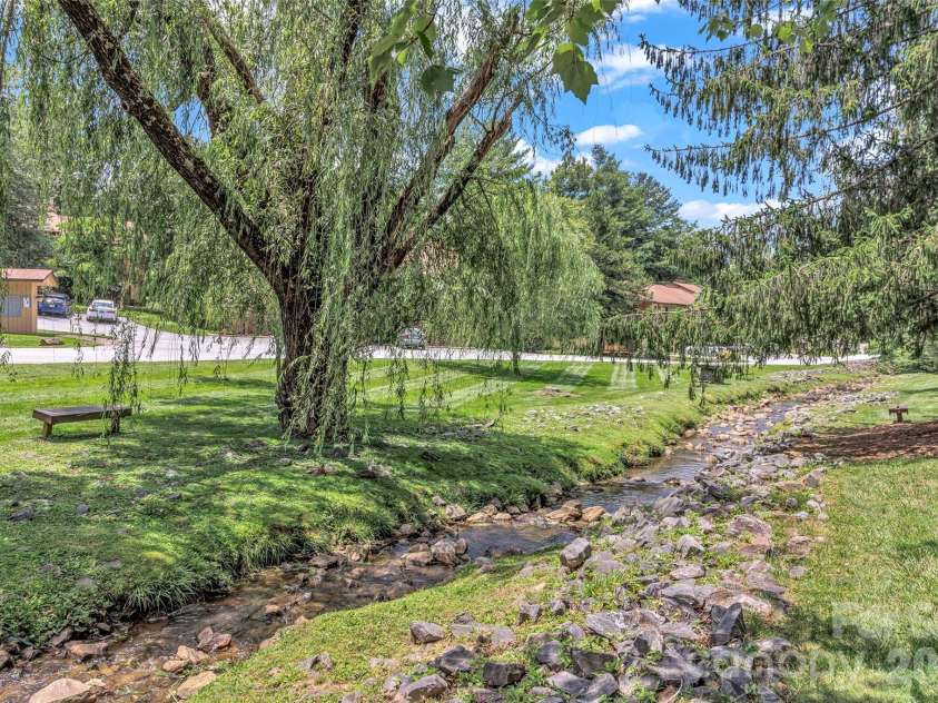 117 Pebble Creek Drive, Asheville, NC 28803.  MLS# CAR4400898, YatesRealty ID 36834. 