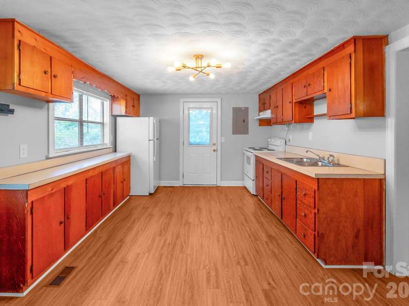 197 Faulkenberry Road, Pageland, SC 29728.  MLS# CAR4401542, YatesRealty ID 36836. 