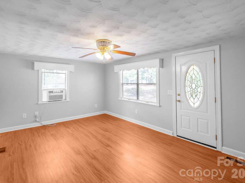 197 Faulkenberry Road, Pageland, SC 29728.  MLS# CAR4401542, YatesRealty ID 36836. 