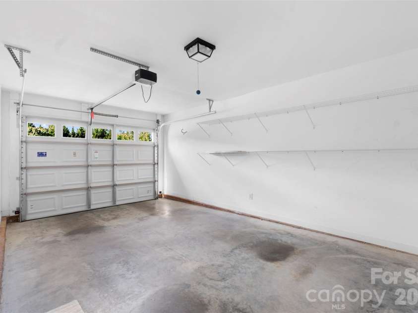 402 Pinefield Place, Thomasville, NC 27360.  MLS# CAR4395012, YatesRealty ID 36837. 