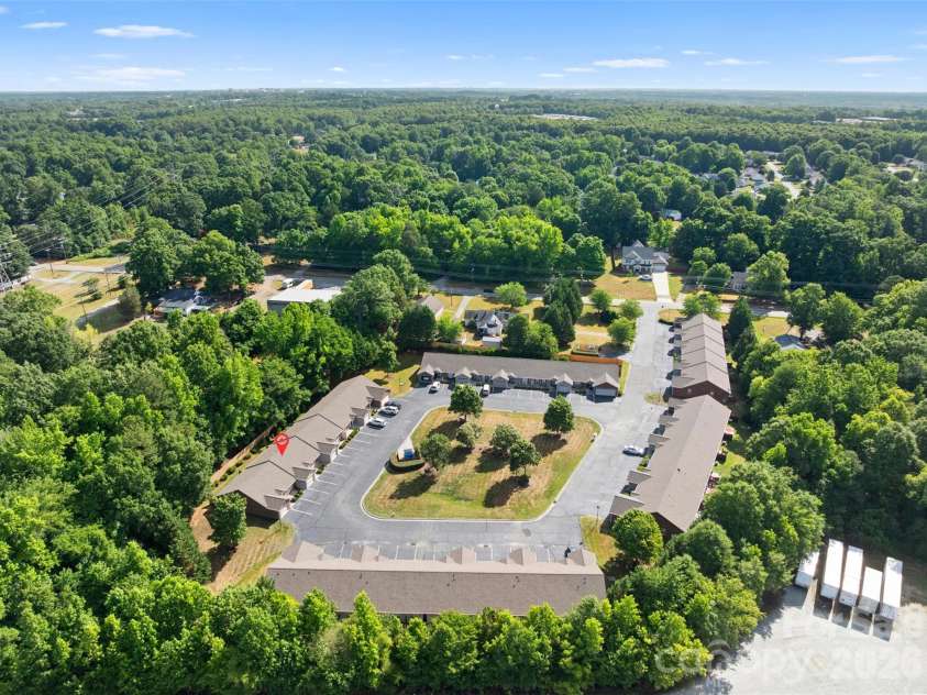 402 Pinefield Place, Thomasville, NC 27360.  MLS# CAR4395012, YatesRealty ID 36837. 