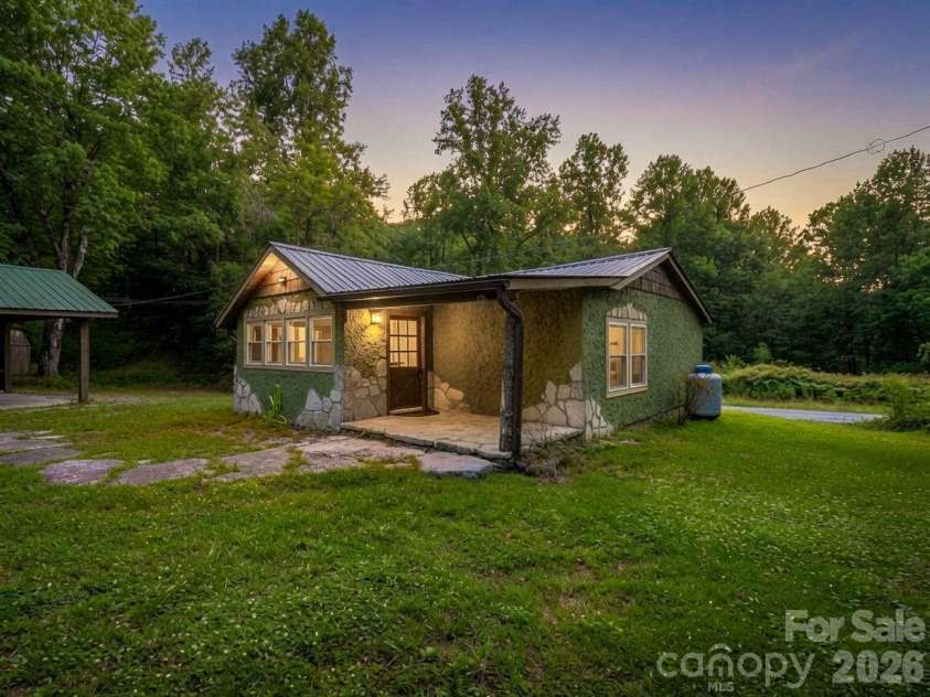 216 Aiken Road, Rosman, NC 28772.  MLS# CAR4401151, YatesRealty ID 36839. 