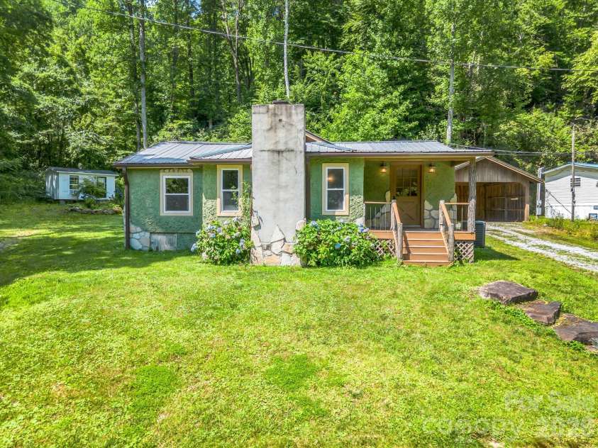 216 Aiken Road, Rosman, NC 28772.  MLS# CAR4401151, YatesRealty ID 36839. 