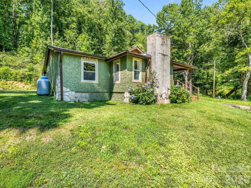 216 Aiken Road, Rosman, NC 28772.  MLS# CAR4401151, YatesRealty ID 36839. 