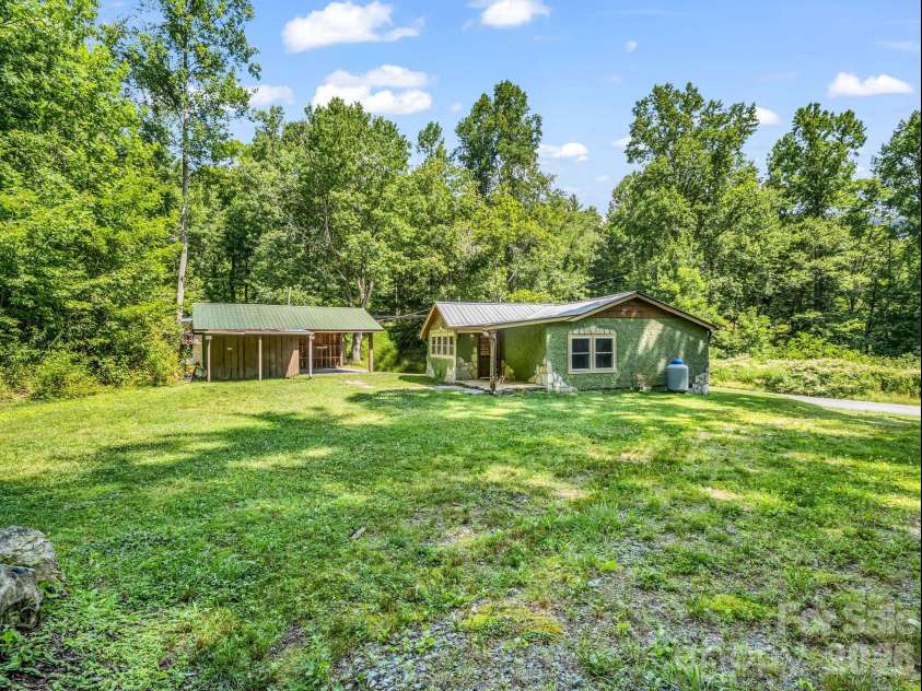 216 Aiken Road, Rosman, NC 28772.  MLS# CAR4401151, YatesRealty ID 36839. 