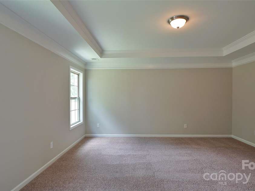 469 Fox Cove Road, Hendersonville, NC 28792.  MLS# CAR4241696, YatesRealty ID 3684. Photos are representative