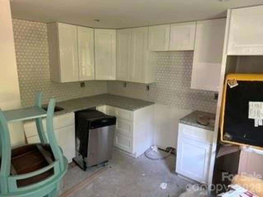 1905 Circle Drive, Kannapolis, NC 28081.  MLS# CAR4402576, YatesRealty ID 36840. 