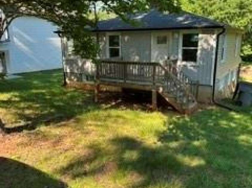 1905 Circle Drive, Kannapolis, NC 28081.  MLS# CAR4402576, YatesRealty ID 36840. 
