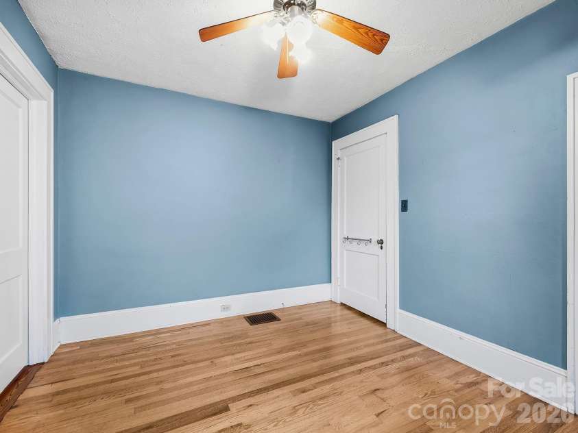 45 Fairfax Avenue, Asheville, NC 28806.  MLS# CAR4398967, YatesRealty ID 36841. 