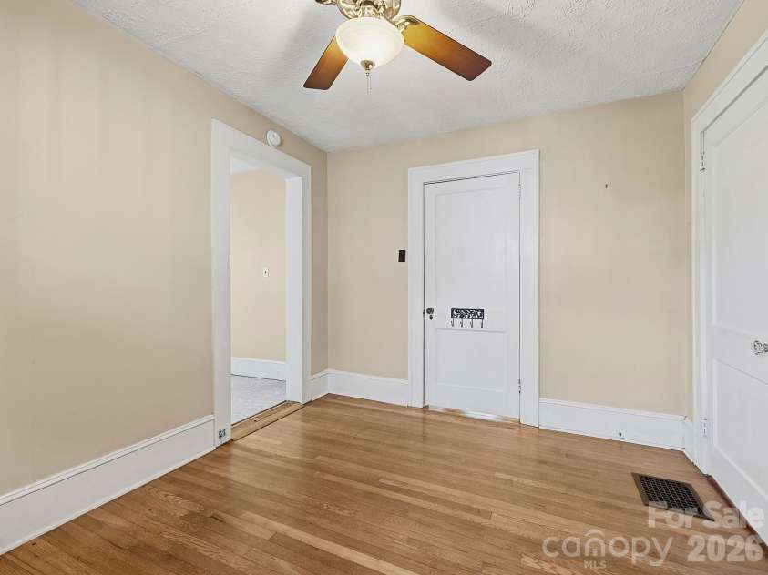 45 Fairfax Avenue, Asheville, NC 28806.  MLS# CAR4398967, YatesRealty ID 36841. 