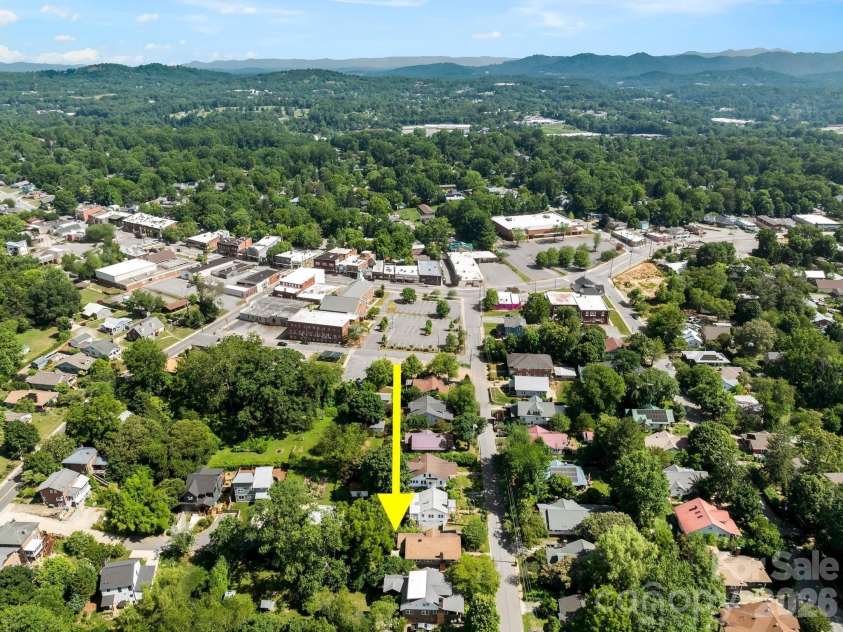 45 Fairfax Avenue, Asheville, NC 28806.  MLS# CAR4398967, YatesRealty ID 36841. 